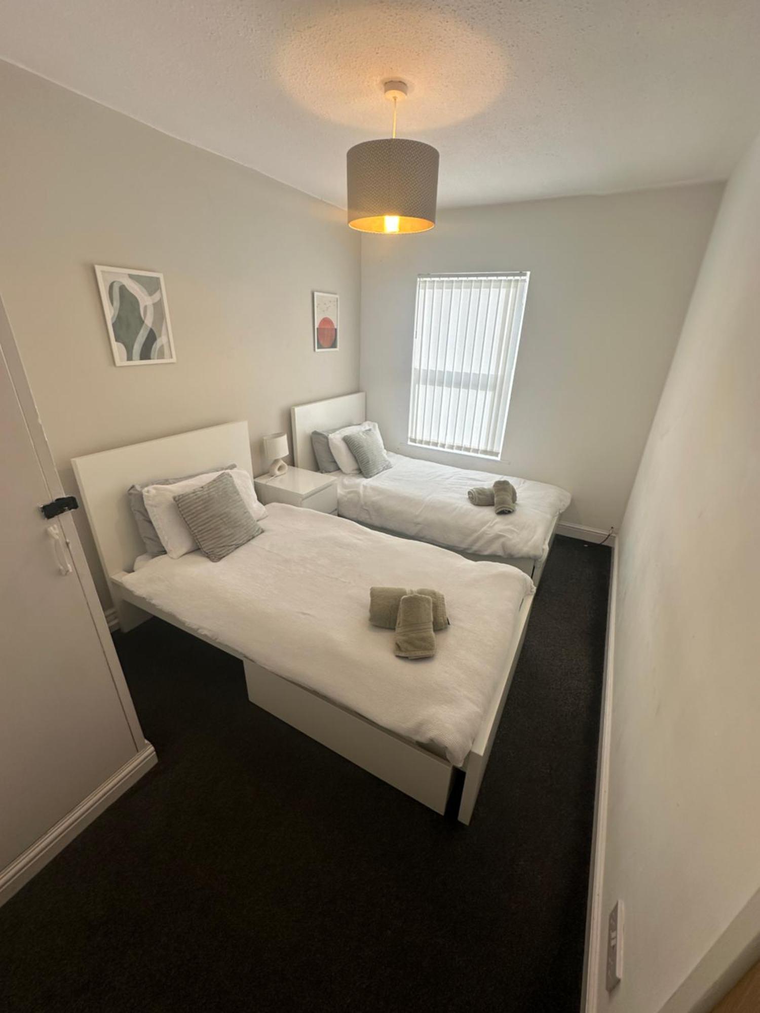 Mmc Serviced Accommodation Leigh  Exterior foto
